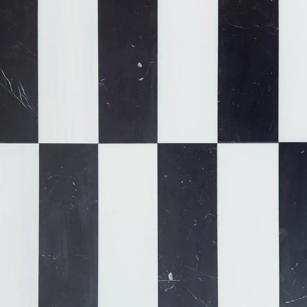 Black and white checkered pattern in Arezzo in Bianco Dolomite and Nero Marquina set