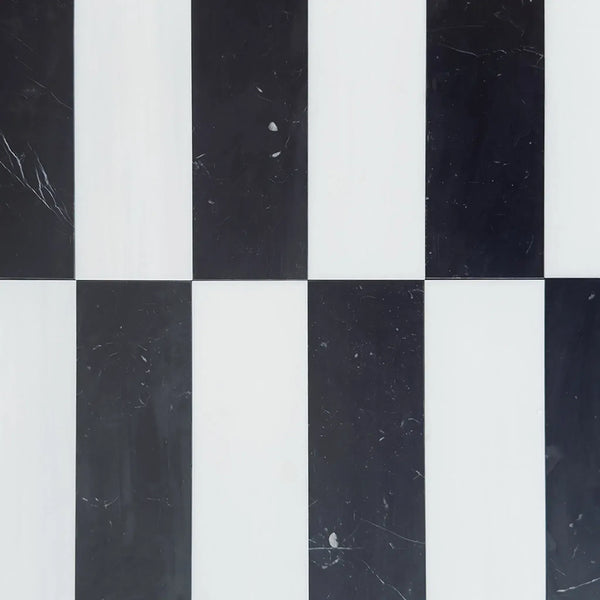 Black and white checkered pattern in Arezzo in Bianco Dolomite and Nero Marquina set