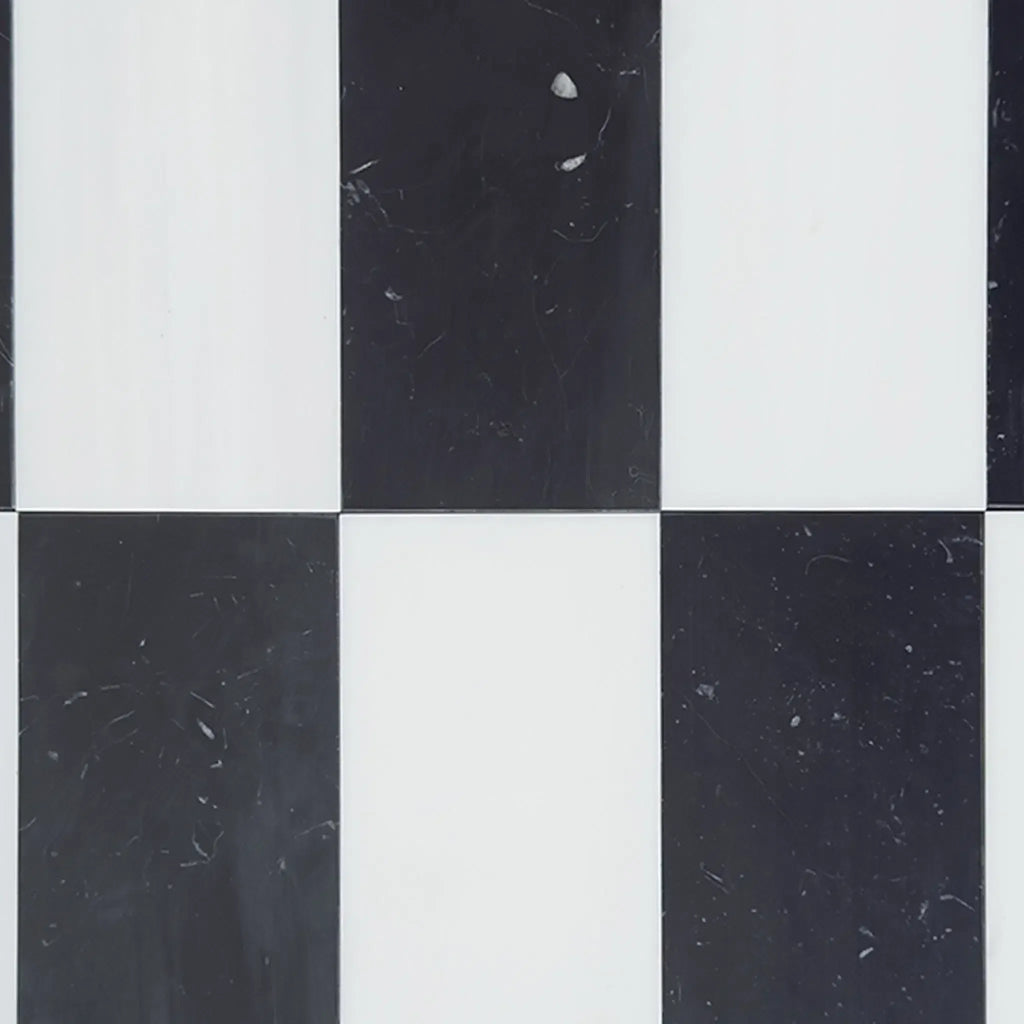 Black and white checkered pattern on Arezzo in Bianco Dolomite and Nero Marquina set