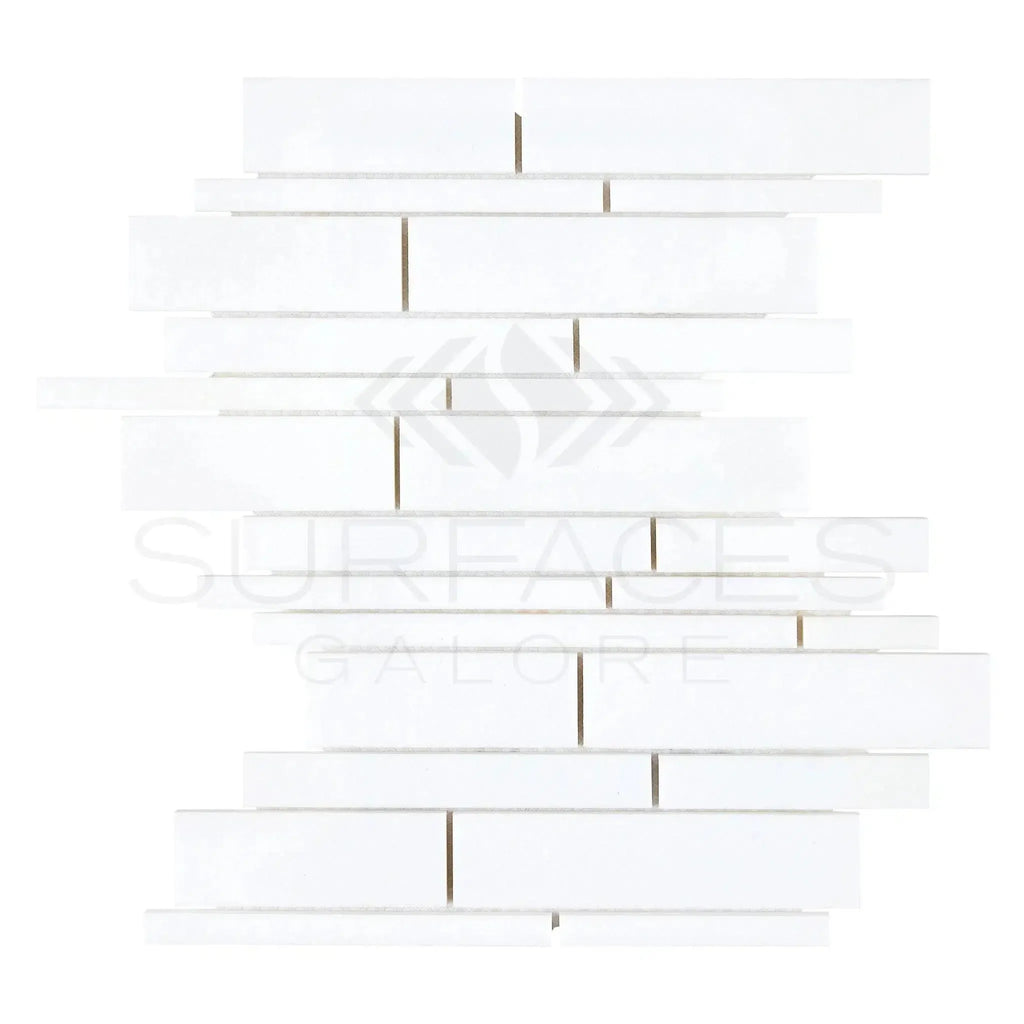 White rectangular mosaic tile in Thassos White Manhattan polished marble design