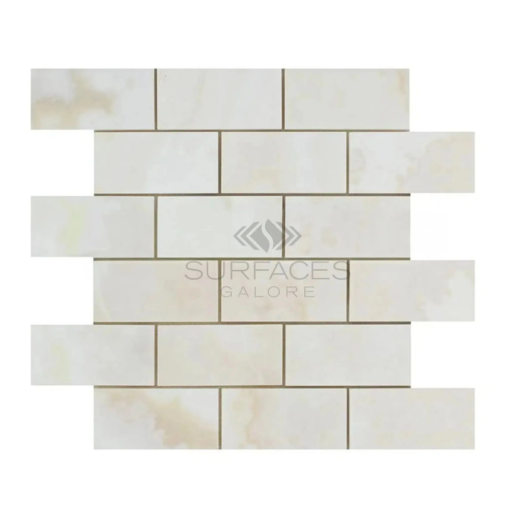 Creamy subway tile mosaic in White Onyx Bianco-Vanilla Cross-Cut 2X4 Mosaic Marble